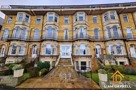 3 bedroom flat for sale