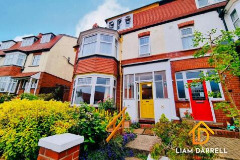 8 bedroom semi-detached house for sale