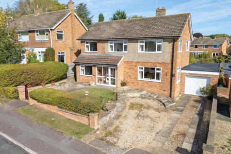 Glenfield Drive, Wellingborough NN29 4 bed detached house for sale