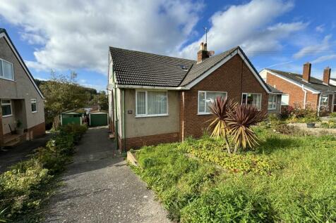 3 bedroom semi-detached bungalow for sale