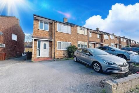 3 bedroom end of terrace house for sale