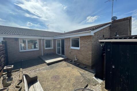 2 bedroom semi-detached bungalow for sale