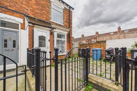 Elm Grove, De la Pole Avenue, Hull... 2 bed terraced house for sale