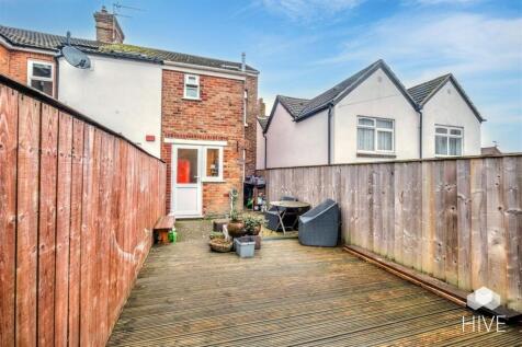 2 bedroom semi-detached house for sale