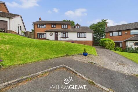 Bryn Aur, Holywell CH8 4 bed detached house for sale