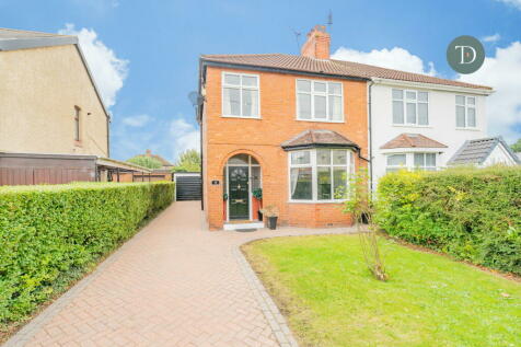 3 bedroom semi-detached house for sale