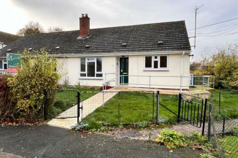 2 bedroom semi-detached bungalow for sale