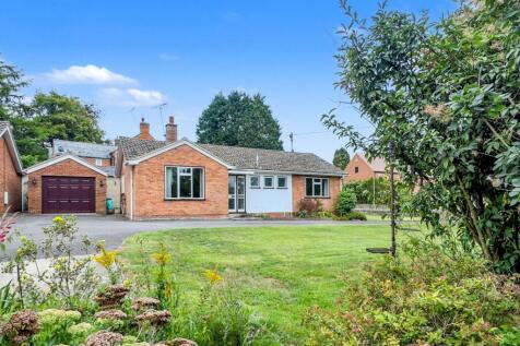 3 bedroom detached bungalow for sale