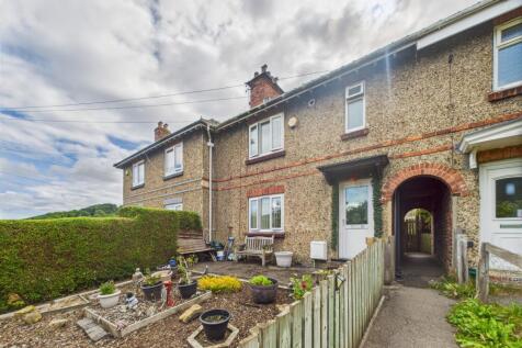 6 Hinderwell Road, Scarborough 3 bed terraced house for sale