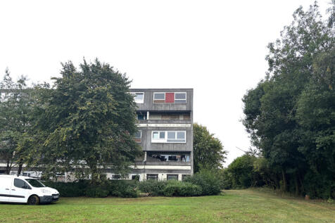 3 bedroom maisonette for sale