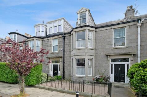 5 bedroom terraced house for sale