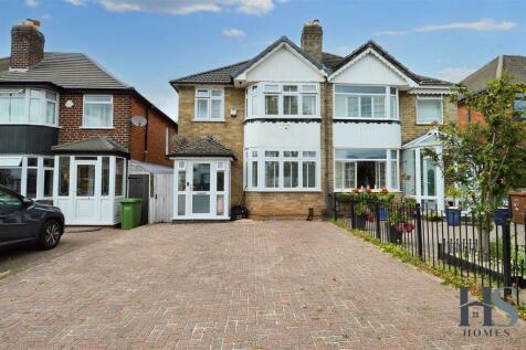 3 bedroom semi-detached house for sale