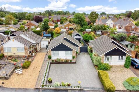 Berrys Road, Upper Bucklebury... 2 bed bungalow for sale
