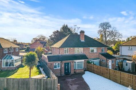 Wentworth Avenue, Ascot, Berkshire, SL5 4 bed semi