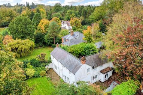 London Road, Sunninghill, Berkshire, SL5 4 bed detached house for sale