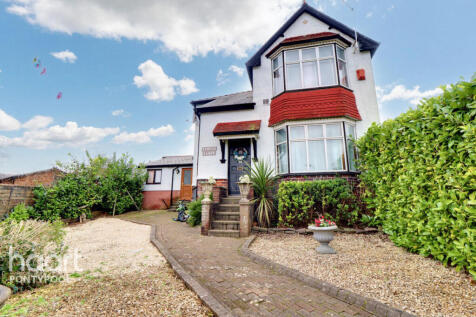 Victoria Road, Pontypool 3 bed detached house for sale