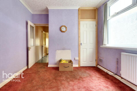 Twmpath Road, Pontypool 3 bed terraced house for sale