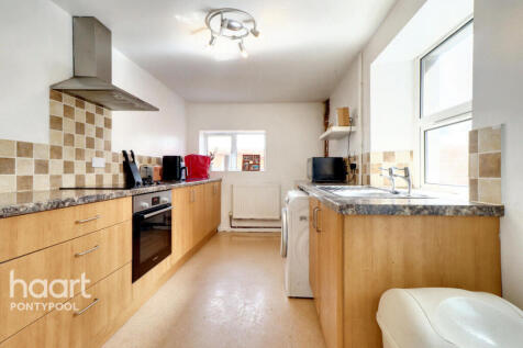 Salisbury Terrace, Pontypool 3 bed terraced house for sale