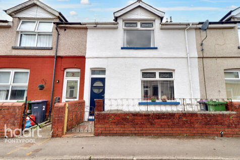 Commercial Close, Pontypool 3 bed terraced house for sale