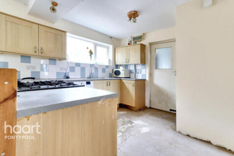 Newman Road, Pontypool 3 bed end of terrace house for sale