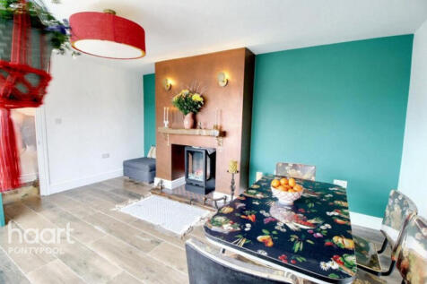 Hillside Avenue, Pontypool 2 bed flat for sale