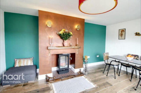 Hillside Avenue, Pontypool 2 bed flat for sale
