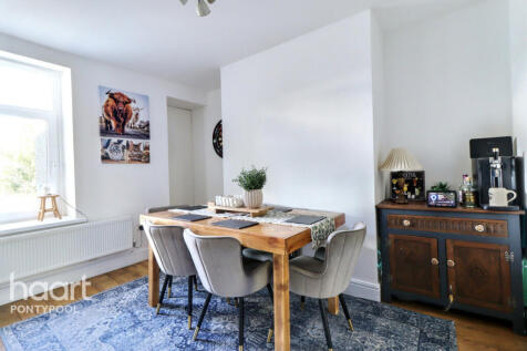 Llanover Road, Pontypool 2 bed terraced house for sale