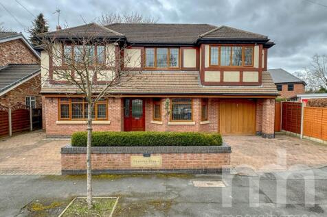 5 bedroom detached house for sale