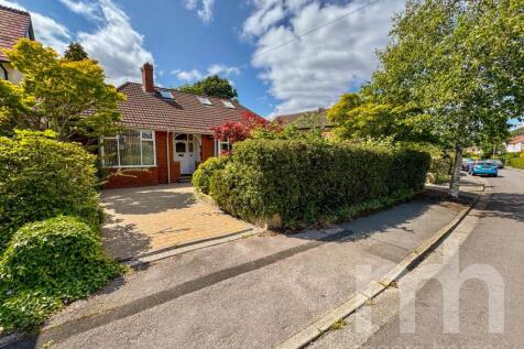 4 bedroom detached bungalow for sale