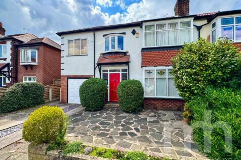 4 bedroom semi-detached house for sale