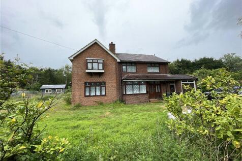 Woburn Road, Bedford MK43 5 bed detached house for sale