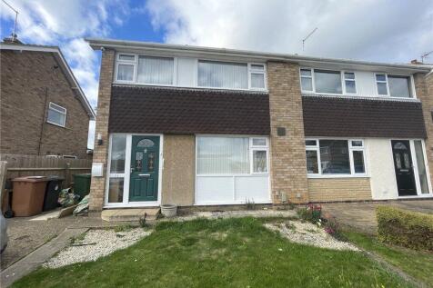 John Gray Road, Wellingborough NN29 3 bed semi