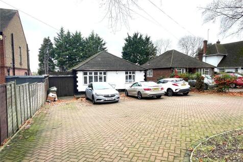 Dunstable Road, Bedfordshire LU4 4 bed bungalow for sale