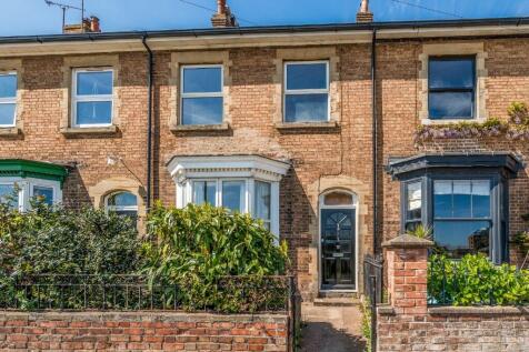 4 bedroom terraced house for sale