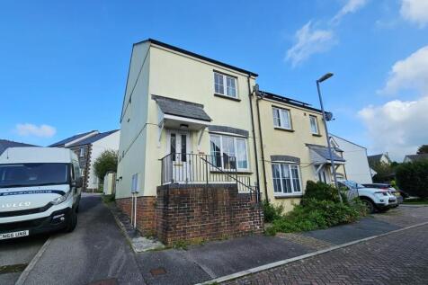 2 bedroom semi-detached house for sale