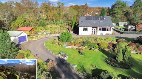 6 bedroom detached house for sale