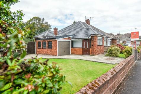 2 bedroom semi-detached bungalow for sale