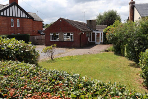 Whitchurch Road, Tarporley 3 bed detached bungalow for sale