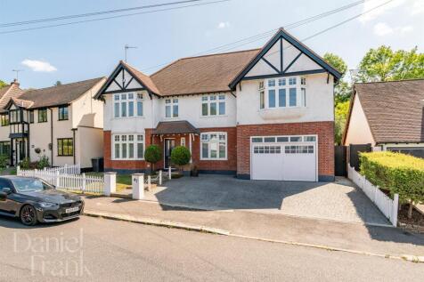 5 bedroom detached house for sale
