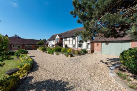 Alcester B49 5 bed detached house for sale
