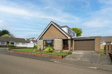 5 bedroom detached bungalow for sale