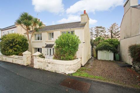 2 bedroom cottage for sale
