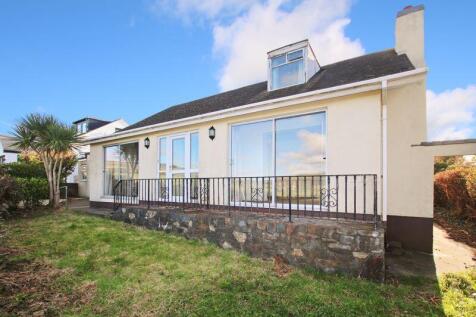 4 bedroom detached bungalow for sale