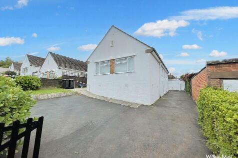 2 bedroom semi-detached bungalow for sale