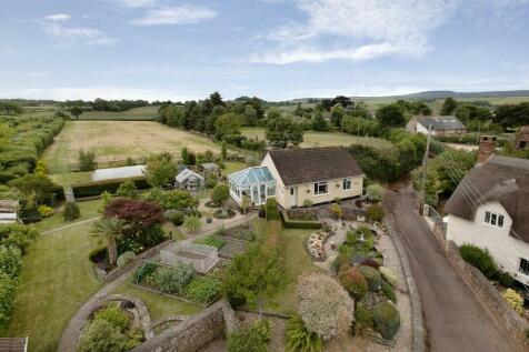 2 bedroom detached bungalow for sale