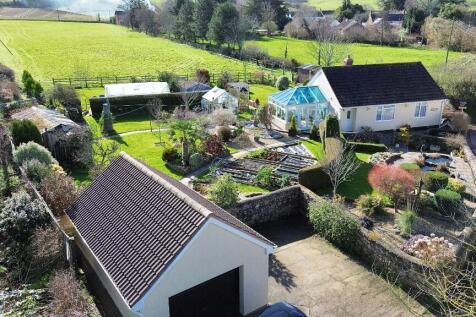 2 bedroom detached bungalow for sale
