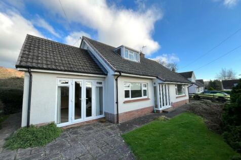 4 bedroom detached bungalow for sale