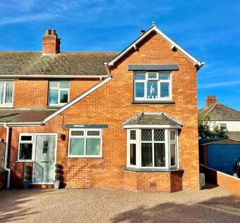 3 bedroom semi-detached house for sale
