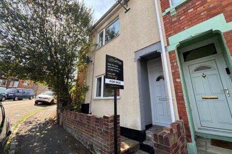 Swindon Road, Swindon SN1 2 bed terraced house for sale