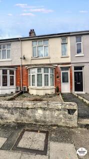 Pennycross Park Road, Plymouth PL2 3 bed terraced house for sale